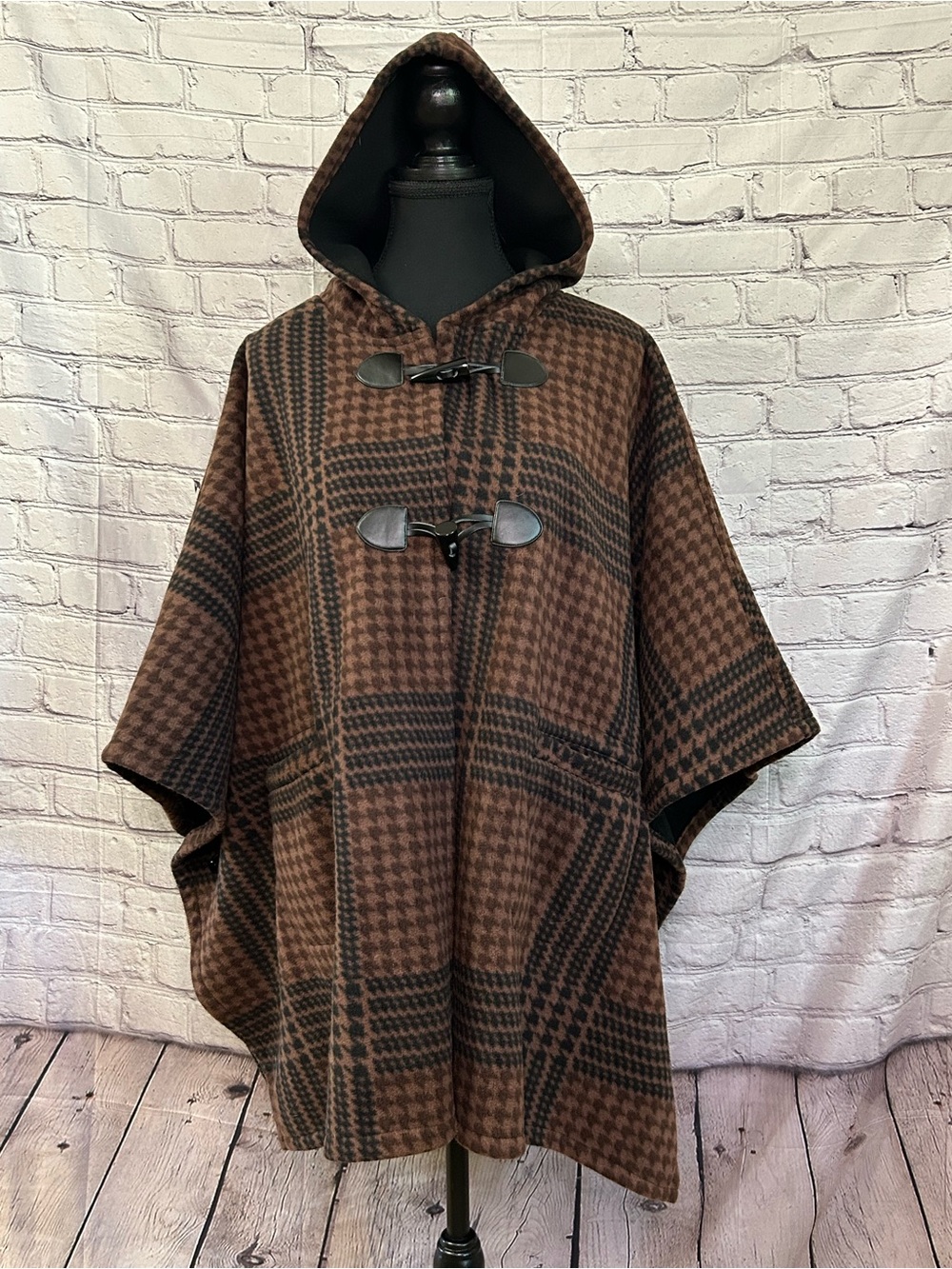 RACHEL Rachel Roy Brown and Black Houndstooth Hooded Toggle Poncho